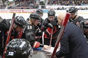Die erste Zuger Hürde: das finnische Team JYP Jyväskylä. (Bild: Getty (Jyväskylä, 8. November 2016))