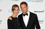 Gehen künftig getrennte wege: Jenson Button und Jessica Michibata. (Bild: Bang Showbiz)
