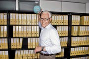 Morgen ist er neuer VR-Präsident der HC Kriens-Luzern AG: Hanspeter Würmli in seinem Büro in Hergiswil NW. (Bild Dominik Wunderli)