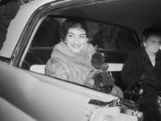 Verkaufte zwei Mercedes-Limousinen später einem Freund und Sammler: Die berühmte Opernsängerin Maria Callas (Archiv) (Bild: KEYSTONE/AP/CHARLES KNOBLOCK)