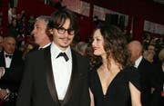 Vanessa Paradis wird für Johnny Depp aussagen. (Bild: bang)