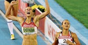 Die russische Siebenkämpferin Tatyana Chernova (links) wurde bei der WM 2011 des Dopings überführt. (Bild: Martin Meissner/Keystone (Daegu, 30. August 2011))