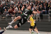 Kreisläufer Fabio Baviera, sowie der gesamte HCK, vermochte gegen Basel nicht mehr so zu überzeugen wie noch am Mittwoch gegen Stäfa. (Bild: Roger Zbinden / Neue LZ)