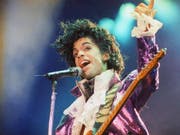 Prince war in seinen letzten Lebenstagen um seine Gesundheit besorgt: Wenige Tage nach einem plötzlichen Bewusstseinsverlust im Flugzeug starb der Musiker. (Archiv) (Bild: Keystone/AP/LIU HEUNG SHING)
