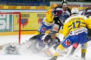 Sandro Zurkirchen beim 4:2 Sieg über den HC Davos am 22. Januar. (Bild: Stefan Kaiser / Neue ZZ)