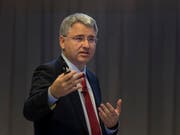 Für Roche-Chef Severin Schwan ist 2018 ein Übergangsjahr, weil der Patentschutz für wichtige Medikamente abläuft und die Hoffnungsträger noch in der Startphase sind. (Bild: KEYSTONE/GEORGIOS KEFALAS)