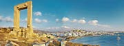 Die Portara von Naxos – ein Fragment des Apollon-Tempels – gilt als Wahrzeichen der grössten Insel der Kykladen. Das Tor steht auf einer Halbinsel vor der Hauptstadt Naxos. (Bild: Karte oas)