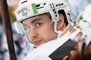 Gab eine Torvorlage in den ersten beiden Spielen für den EV Zug: Matti Järvinen. (Bild: Laurent Gilliéron/Keystone (Lausanne, 17. Februar 2017))