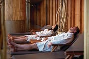 Gäste entspannen in der Terme Olimia, an der Grenze zu Kroatien. (Bild: Iztok Medja/slovenia.info)