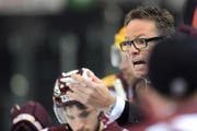 Der Kanadier Chris McSorley: Besitzer, Manager und Trainer von Servette. (Bild: Keystone/Martial Trezzini)