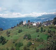 Prachtslage: Feldis mit Blick zum Vorab-Gebiet. (Bild: Beda Hanimann)