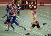 Andreas Haas (rechts) überquert die Ziellinie nach 60 Metern. (Bild: Hanspeter Roos (Magglingen, 19. Februar 2017))