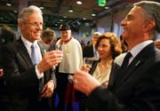 Luzerner Regierungsrat Max Pfister (links) mit Bundesrat Didier Burkhalter und seiner Frau Sabine (Bild André Häfliger/Neue LZ)