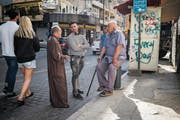 Auf Beiruts Strassen treffen viele Kulturen aufeinander. (Bild: Daniel Ammann)