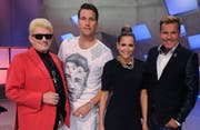 So sah die DSDS-Jury mal aus (von links): Heino, DJ Antoine, Mandy Capristo, Dieter Bohlen (Bild: Splashnews)
