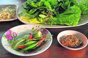 Gemüse und Früchte, geerntet in den Mekong-Auen. (Bild Oskar Keller)