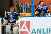 Gegen Servette im EVZ-Tor: Robin Kuonen (links) und Gianluca Hauser. (Bild: Keystone)
