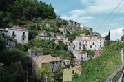 Senerchia ist eines von mehreren tausend verlassenen Dörfchen in Italien. (Bild: PD)
