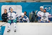 Enttäuschung bei Johan Morant, Tobias Geisser, Tobias Fohrler und Torhüter Sandro Aeschlimann (von links). (Bild: Marc Schumacher/Freshfocus (Rapperswil, 21. November 2017))