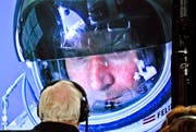 Felix Baumgartner auf dem Flug in die Stratosphäre. (Bild: Stefan Aufschnaiter (AP))