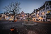 Im Sommer passt es, doch in der kalten Jahreszeit würden sich die Gewerbler am Gallusplatz noch mehr Passanten wünschen. (Bild: Urs Bucher)