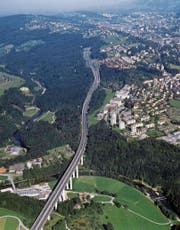 Eine Luftaufnahme der Autobahn kurz vor der Eröffnung am 1. Juli 1987. (Bilder: Stadtarchiv der Ortsbürgergemeinde St. Gallen)