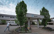 Die Befürchtung im Appenzeller Vorderland ist gross, dass das Spital Heiden geschlossen werden könnte. Regierung und Spitalleitung wollen den Standort jedoch erhalten. (Bild: Peer Füglistaller)