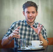 Luzian Hirzel ist noch nicht fertig mit den Teenager-Rollen – aber mit dreissig auch neugierig auf andere Facetten. (Bild: Ralph Ribi)