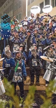 Die Guggenmusik Virus aus Winkeln am Agugge am vergangenen Donnerstag. (Bild: Urs Bucher)
