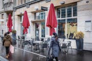 Der Stier ist schon im Fenster: das "Commercio" an der Vadianstrasse. (Bild: Urs Bucher)