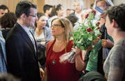 Das Volk kann Gemeindepolitiker zwar wählen – von der Lohndiskussion ist es jedoch ausgeschlossen. Auch im Fall der St. Galler Stadträte Markus Buschor und Maria Pappa. (Bild: Michel Canonica (St. Gallen, 25. September 2016))