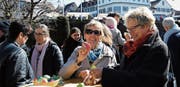 Eiertütschen und Eierlikör gehören traditionell zur Eröffnungsfeier. (Bild: Yvonne Aldrovandi-Schläpfer)