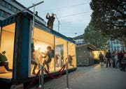 Näher ran ans Publikum: Der Container des Theaters St. Gallen war eine Idee von Schauspieldirektor Jonas Knecht. (Bild: Ralph Ribi (6. Oktober 2016))