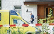 Die Polizei am Tatort nach den tödlichen Schüssen in der El-Hidaje-Moschee in St. Gallen-Winkeln. (Bild: Coralie Wenger (22. August 2014))
