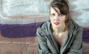 Johanna Wehner fragt: «Wer ist der Gewinner, wer der Verlierer, wer der Bösewicht?» (Bild: Birgit Hupfeld)