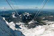 Auf dem Säntis sorgt nicht nur der Wind für Probleme, sondern besonders die vereisten Seile und Anlagen. (Bild: (Ennio Leanza))