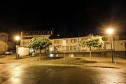 Auf dem Flumser Postplatz kam es am Sonntagabend zur ersten Attacke. (Bild: EDDY RISCH (KEYSTONE))