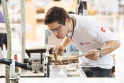 Der Thurgauer Schreiner Sven Bürki ist einer von drei Goldmedaillengewinnern an den WorldSkills, die aus der Ostschweiz kommen. (pd)