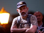 Armeniens Oppositions-Anführer Nikol Pashinian kriegt keinen Termin beim Interims-Regieurngschef Aren Karapetjan um über einen Machtwechsel zu verhandeln (Bild: KEYSTONE/AP/SERGEI GRITS)