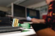 Im Februar entscheidet der St. Galler Kantonsrat über eine Steuersenkung. (Bild: Keystone)