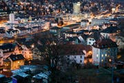 Sicht von der Hochwachtstrasse auf die beleuchtete St.Galler Innenstadt. (Bild: Urs Jaudas - 31. Dezember 2012)