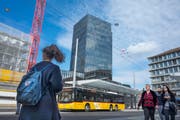Im St.Galler Rathaus rechnet man für 2018 mit einem Minus von 10,7 Millionen Franken. Dazu tragen auch Investitionen in den Langsamverkehr bei. (Bild: Benjamin Manser)