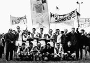 Guido Palatini (vorne mit Ball) ist mit dem FC St. Gallen im Jahr 1965 aufgestiegen. (Bild: pd)