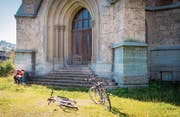 Die Türen der Kirche St. Leonhard sind seit dem Brand vor bald zehn Jahren geschlossen. (Bild: Benjamin Manser)