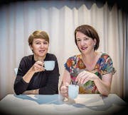 Für einen deutschen Musicalpreis nominiert: Die Schneiderinnen Kathrin Baumberger und Karin Bischoff (rechts). (Bild: Urs Bucher)