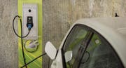 Zurzeit gibt es in der Ostschweiz rund 180 öffentliche Ladestationen für Elektroautos. (Bild: Urs Bucher)