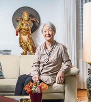 Yong-Suc Hungerbühler lebt auch nach 50 Jahren in St. Gallen noch viel koreanische Tradition. (Bild: Urs Bucher)