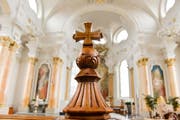 Der Katholische Konfessionsteil, die Evangelisch-reformierte Kirche, die Christkatholische Kirchgemeinde und die Jüdische Gemeinde sind im Kanton St.Gallen anerkannt. (Bild: Donato Caspari)