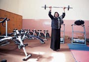 In Kabul haben Frauen in einem Fitnessstudio die Möglichkeit, frei Sport zu machen. (Bild: Elissa Bogos/medica mondiale)