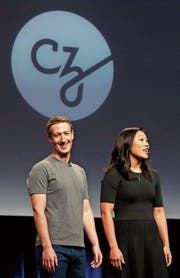 Facebook-Gründer Mark Zuckerberg und seine Frau Priscilla Chan präsentierten an einer Pressekonferenz die «Chan Zuckerberg»-Initiative. (Bild: Beck Diefenbach/Reuters (San Francisco, 21. September 2016))